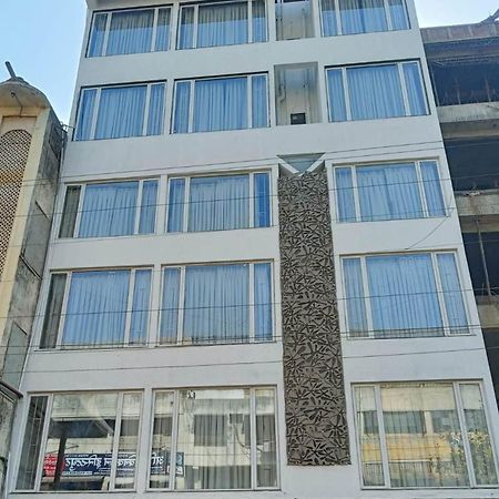 Hotel Ramniwas Jālgaon Zewnętrze zdjęcie