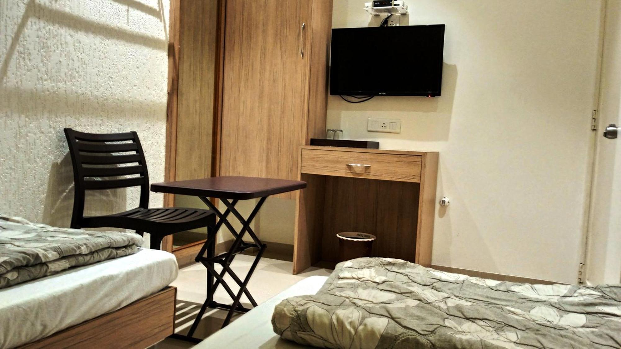 Hotel Ramniwas Jālgaon Zewnętrze zdjęcie