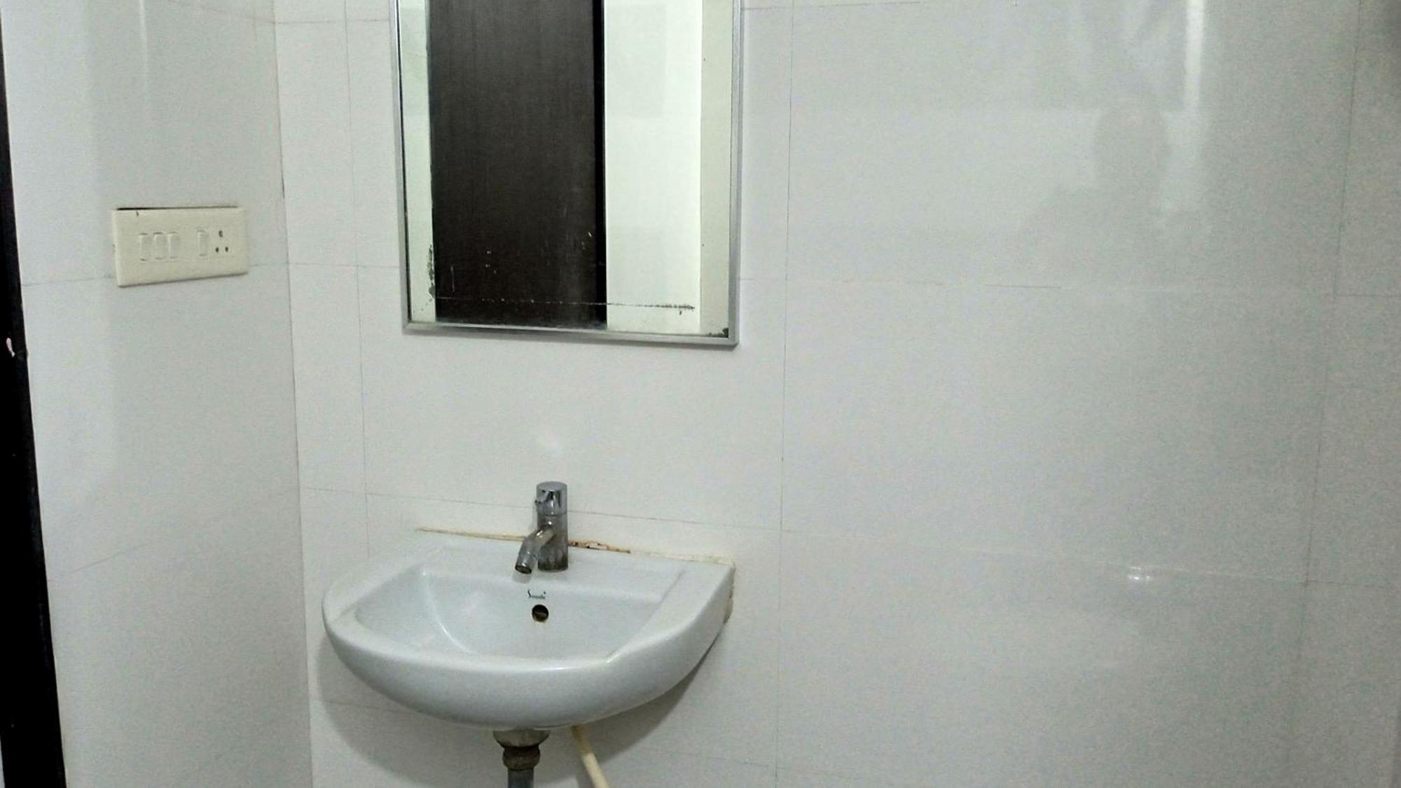 Hotel Ramniwas Jālgaon Zewnętrze zdjęcie