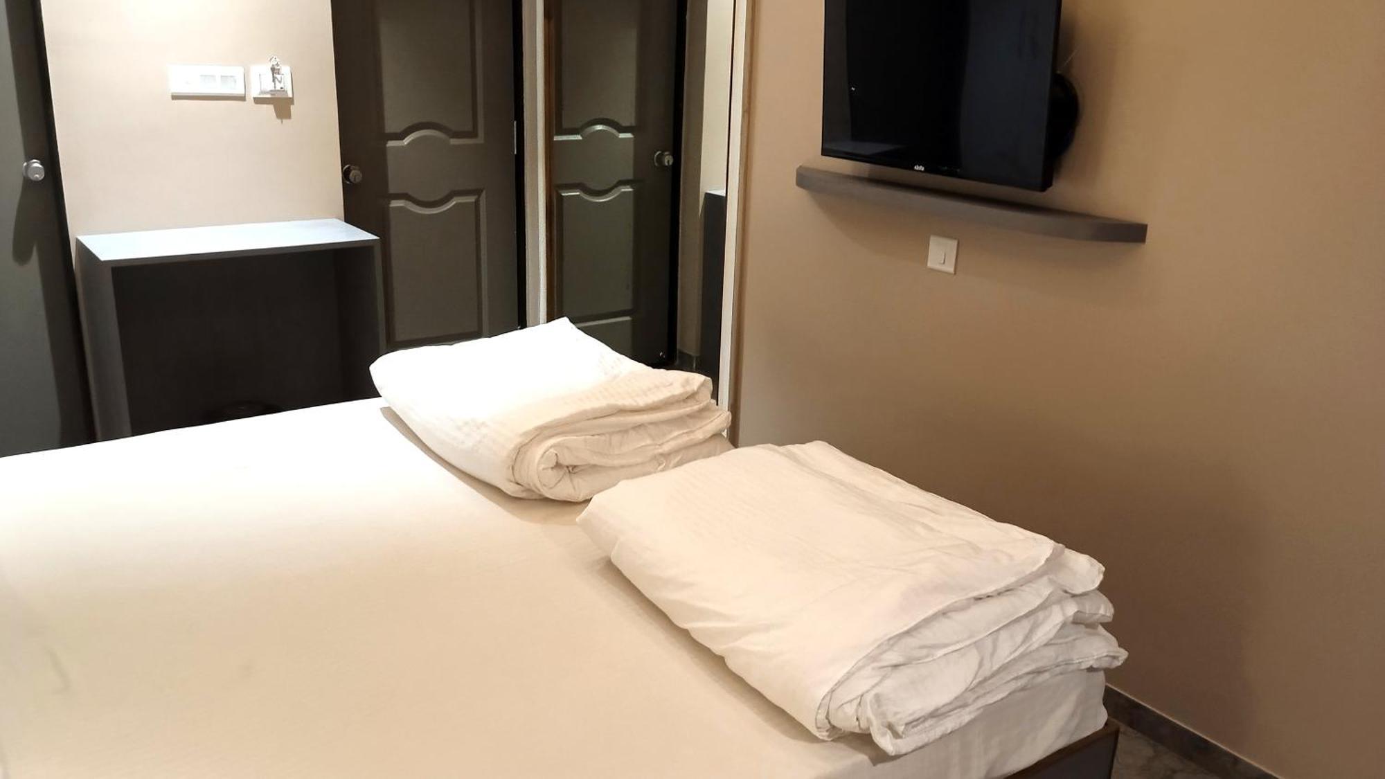 Hotel Ramniwas Jālgaon Zewnętrze zdjęcie