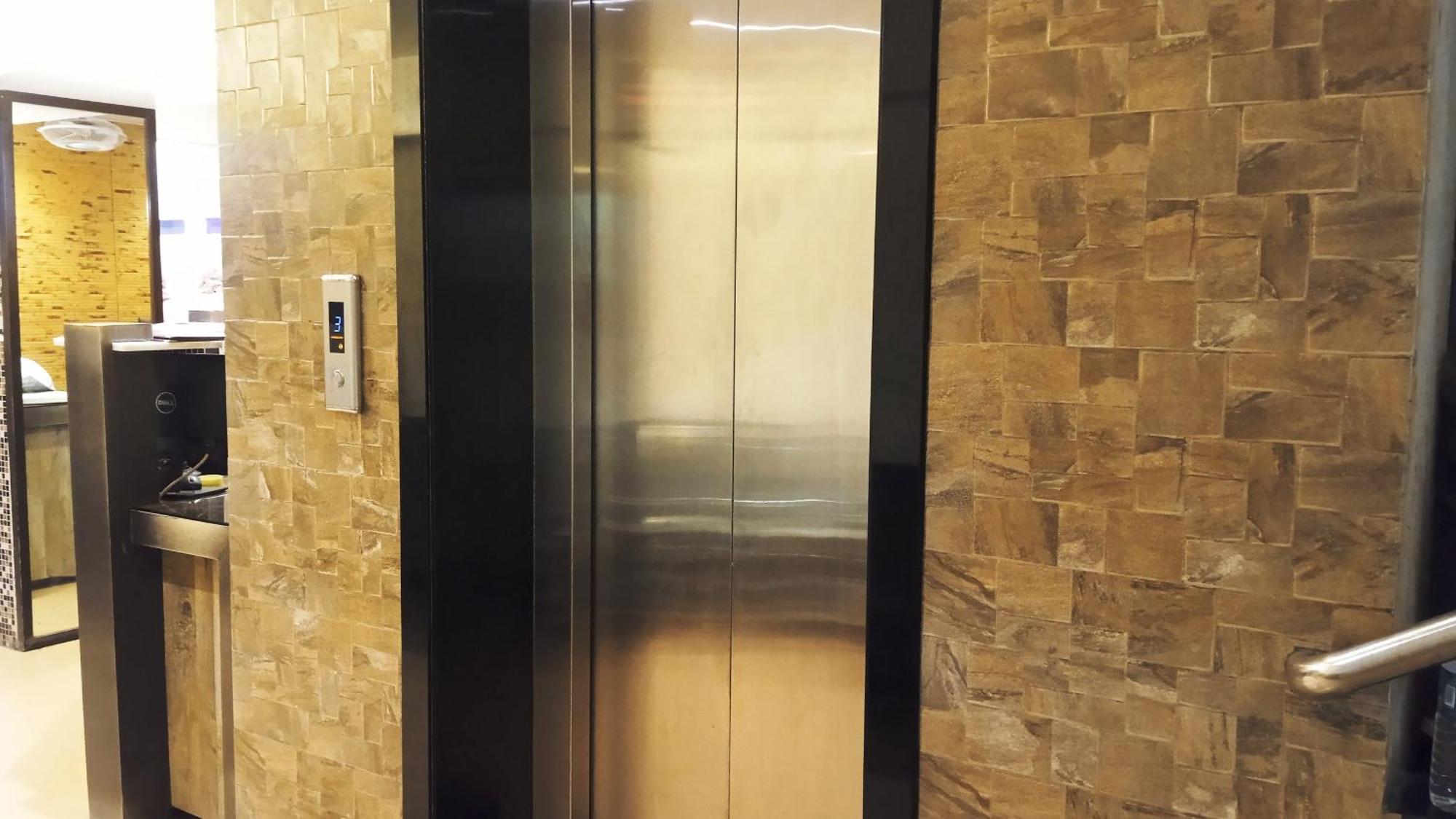 Hotel Ramniwas Jālgaon Zewnętrze zdjęcie