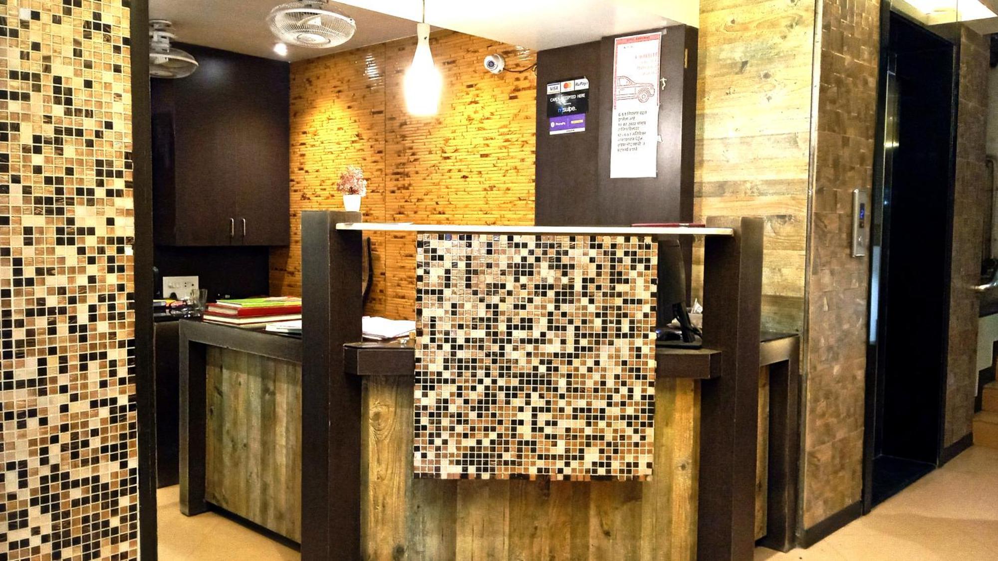 Hotel Ramniwas Jālgaon Zewnętrze zdjęcie